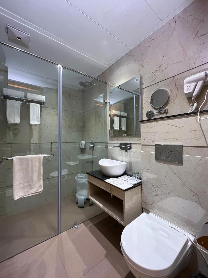 Hotel Classio Royale Amritsar Exterior foto